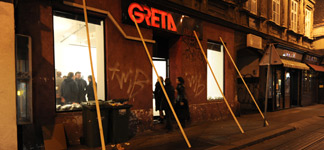Z razstave v Greti 28.11.2011: Goran Trbuljak: Osebne in druge prepreke (vir: greta.hr)